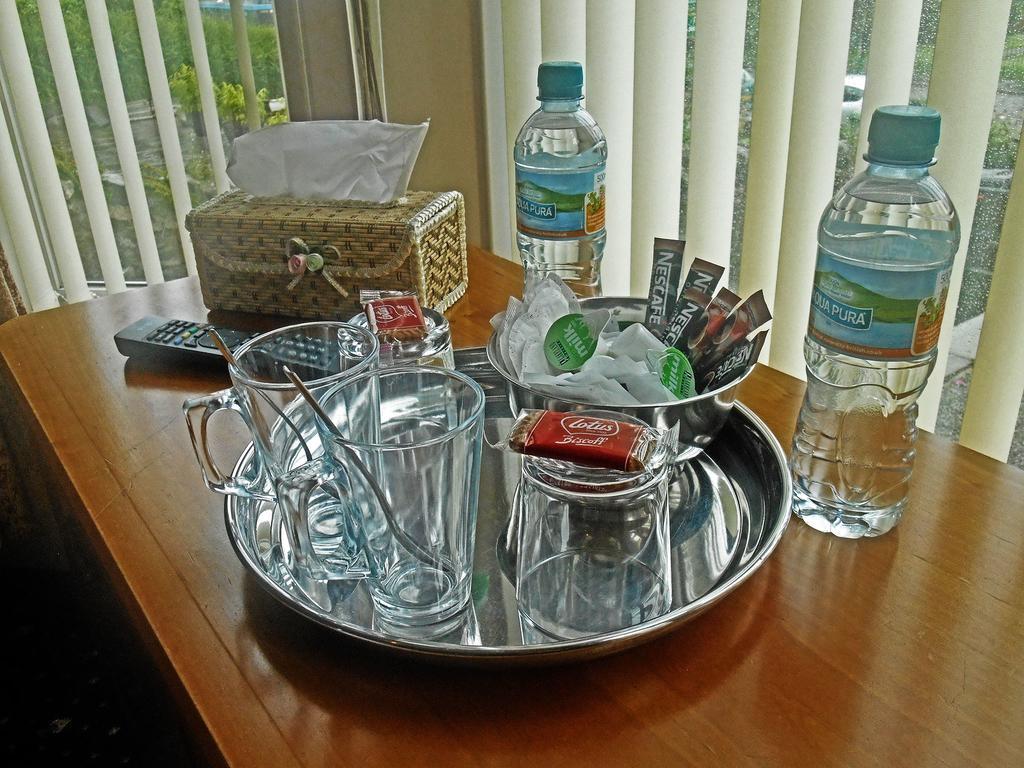 月桂树酒店 威尔士班戈 外观 照片